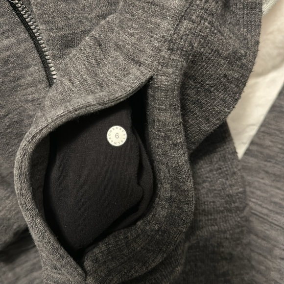 Lululemon full length scuba define size 6 - Picture 3 of 3